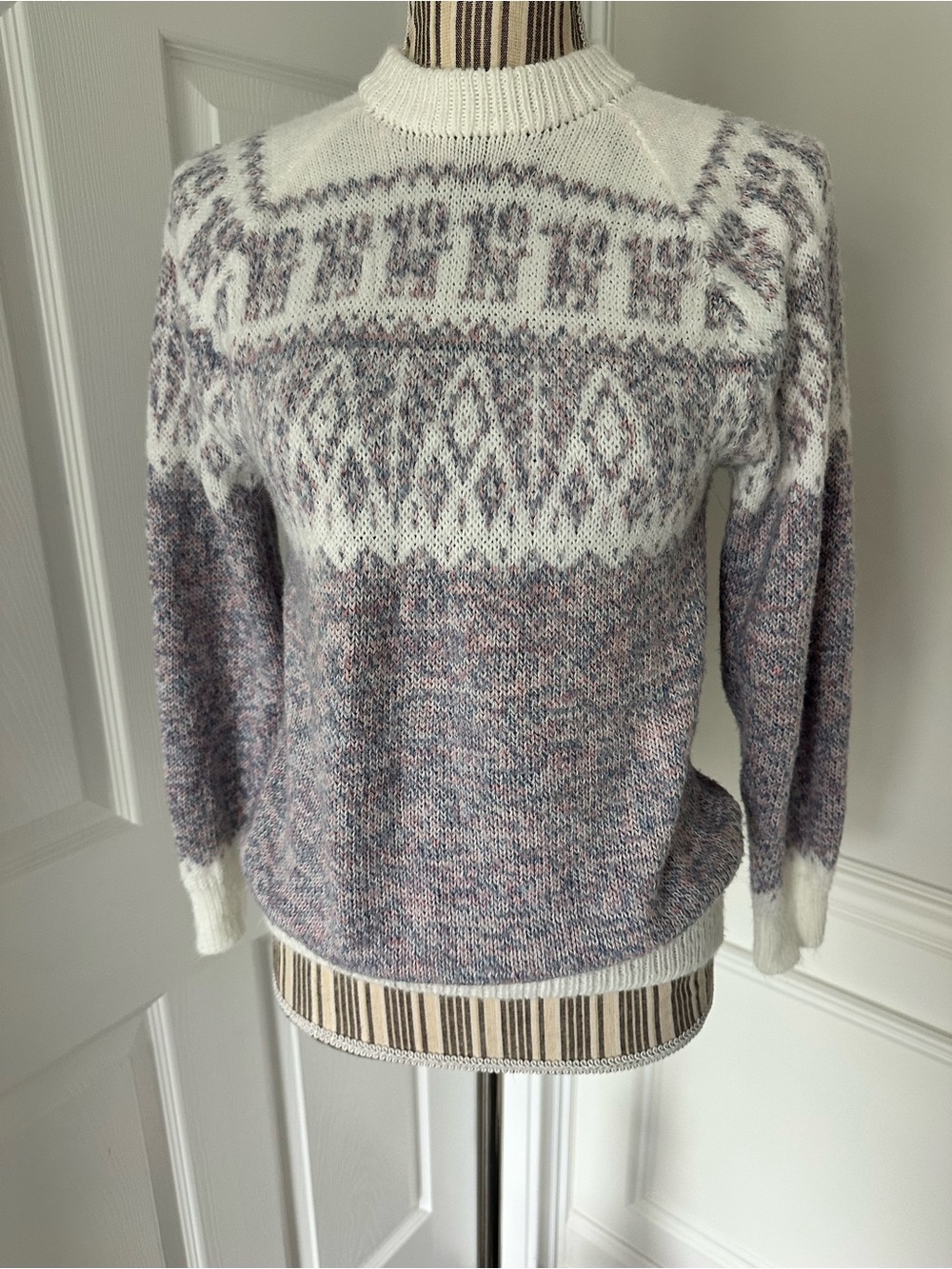 Alpaca Fina Cozy Fair Isle Crewneck Sweater - White & Heathered Lavender